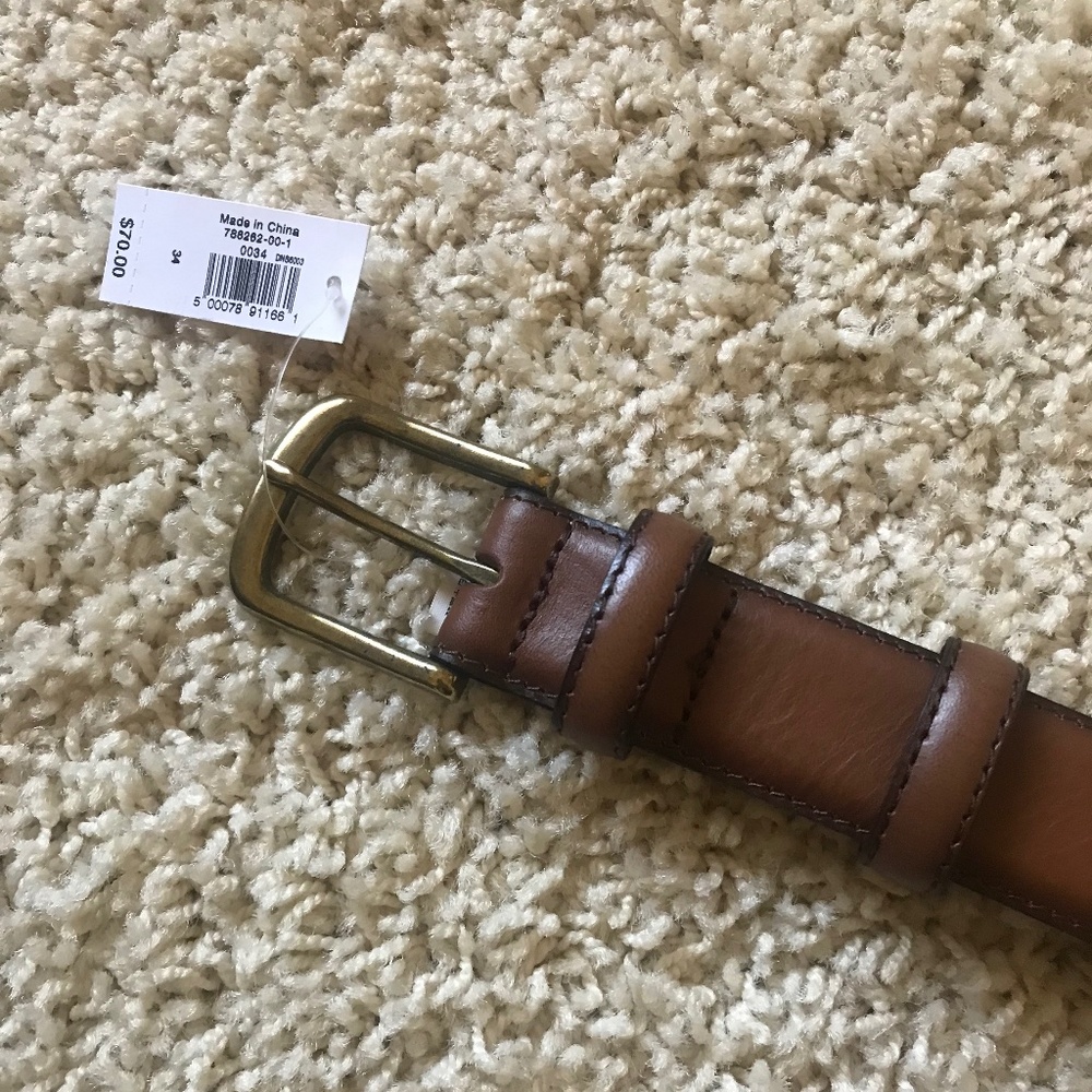 Banana Republic light brown leather belt. Mens. Never worn with tags